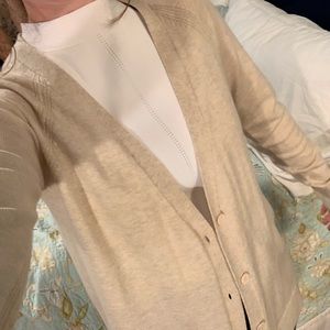 Beige Gap sweater